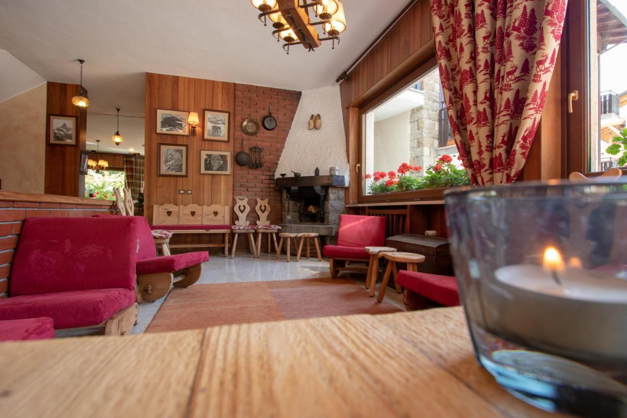 Hotel Al Caminetto Valtournenche Kültér fotó