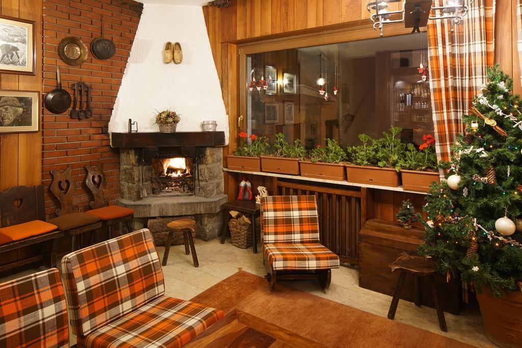 Hotel Al Caminetto Valtournenche Kültér fotó