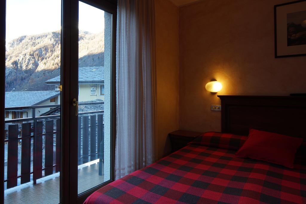 Hotel Al Caminetto Valtournenche Kültér fotó
