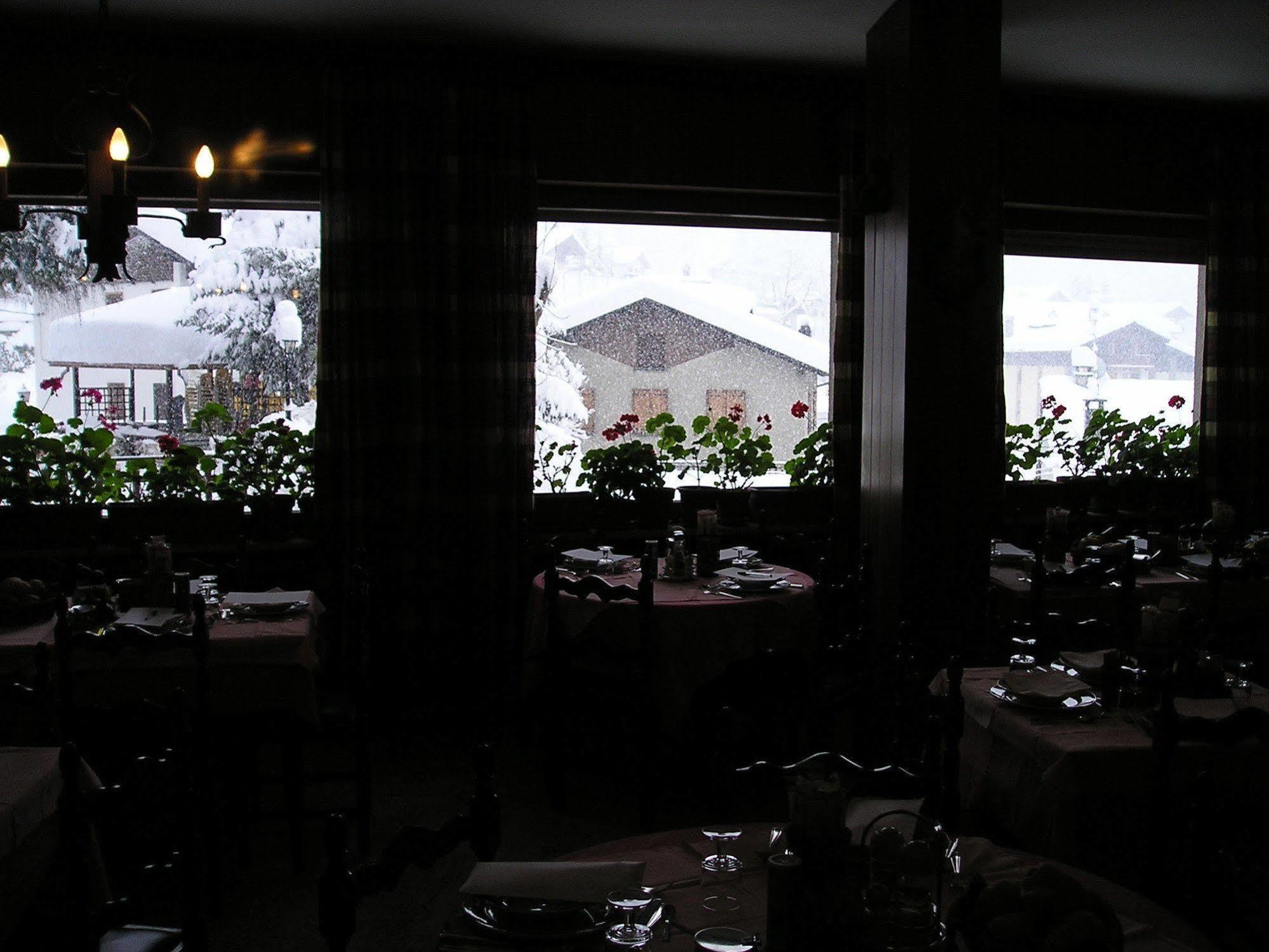 Hotel Al Caminetto Valtournenche Kültér fotó