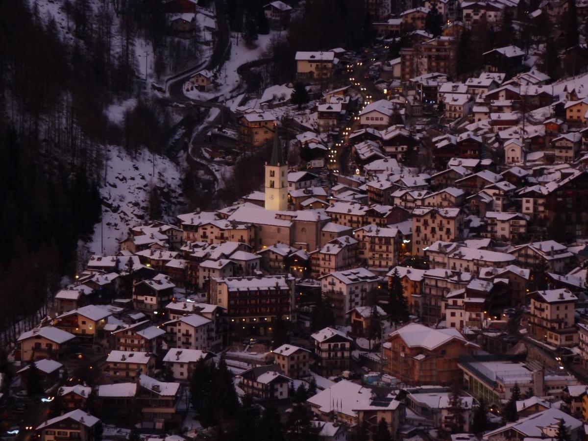 Hotel Al Caminetto Valtournenche Kültér fotó